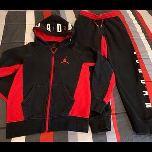 Jordan Boys Jogger w/Zip Hoodie. Size 10/12